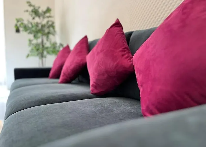 Beautiful 4-bedroom Townhouse In