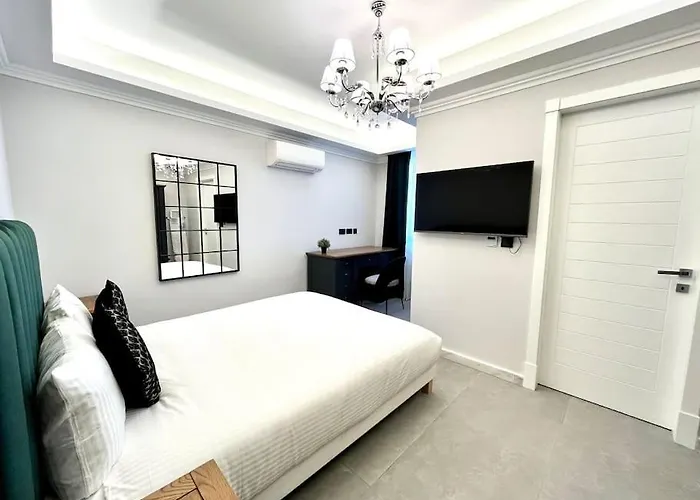 Beautiful 4-bedroom Townhouse In