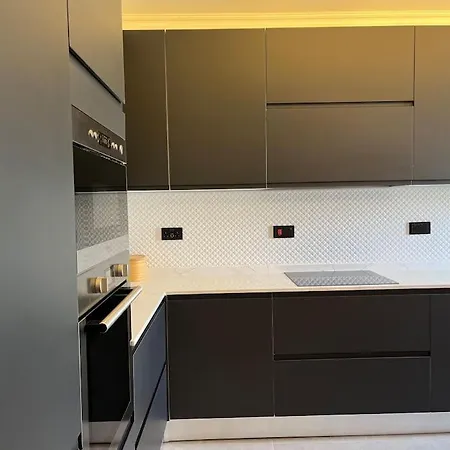 Beautiful 4-bedroom Townhouse In سليمة