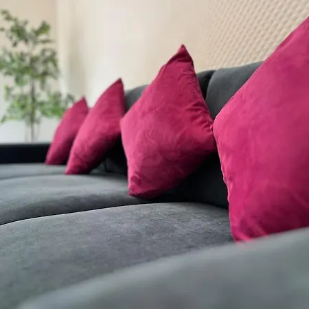 Beautiful 4-bedroom Townhouse In