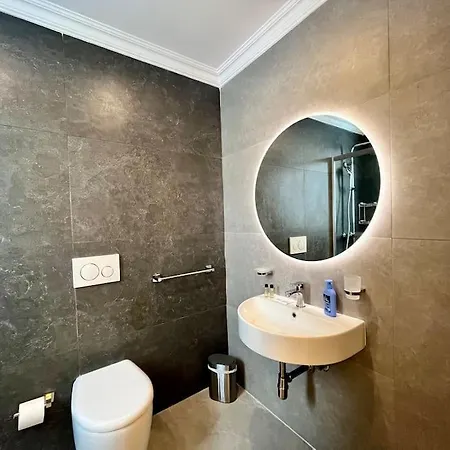 別荘 Beautiful 4-bedroom Townhouse In