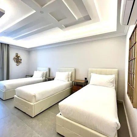 Beautiful 4-bedroom Townhouse In 別荘