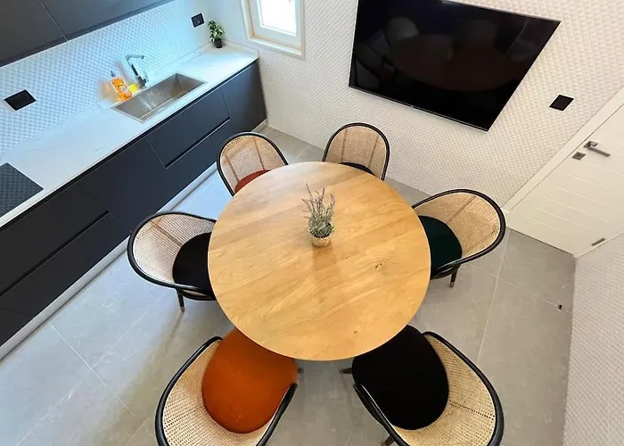 Beautiful 4-bedroom Townhouse In Nyaraló